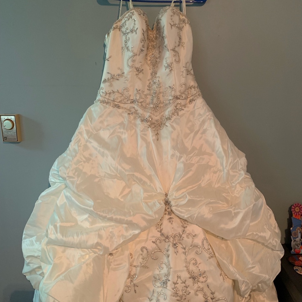 Wedding dress